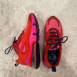 NIKE Air Max 270 React